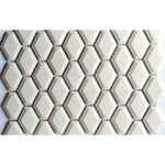 Бежевая керамическая мозаика на сетке с чипами в форме ромбов CFT7016