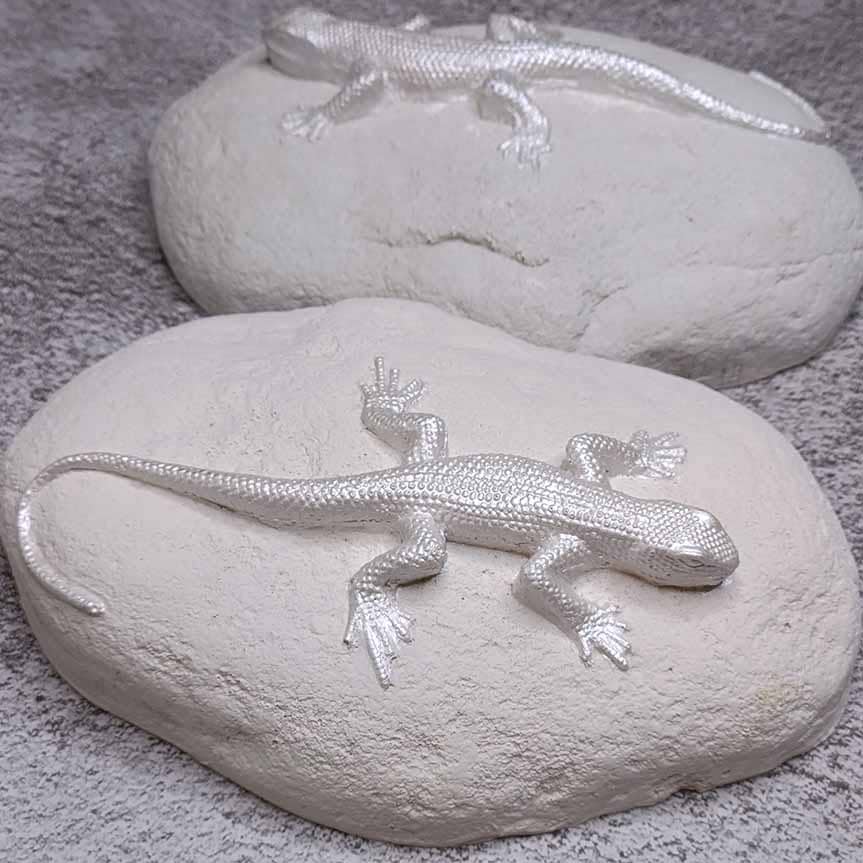 Декоративный камень окатыш белый ящерицы декор6 Декоративный камень окатыш белый ящерицы декор