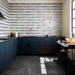 Керамическая плитка кабанчик пэчворк Aparici uptown lead toki 7.4x29.75 см фото в интерьере