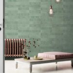 Керамическая плитка зеленая матовая кабанчик Aparici uptown green toki 7.4x29.45 фотография в интерьере