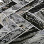 Мозаика елочка черного цвета из стеклянных чипов прямоугольной формы на сетке hadar-black-268х286 мм фото 1