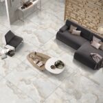 Полированный индийский керамогранит с рисунком под серый оникс для пола и стен takora onix gris polished 600х1200 мм фото в интерьере