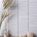 Мозаика керамическая прямоугольная белая на сетке из керамогранита finger-sweet-milk фото в интерьере