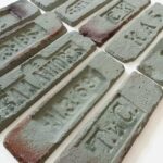 Декоративный фасадный кирпич Старый Питер green клеймо вид 1