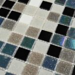 Стеклянная мозаика Boston 32.7x32.7 на сетке с чипами 20х20 мм вид 1