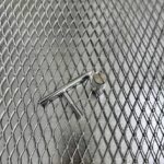 Замок и накручивающаяся ручка для люка