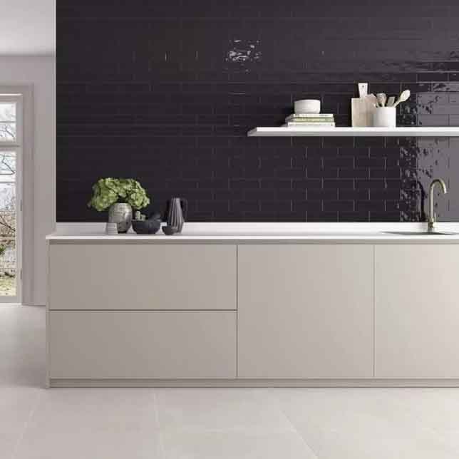 Черная плитка