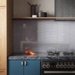 Плитка керамическая настенная 25833 ARROW Quicksilver 5х25 см фото в интерьере на фартуке кухни