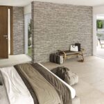 Фото в интерьере керамогранита HDC arinsal beige 32x89 см